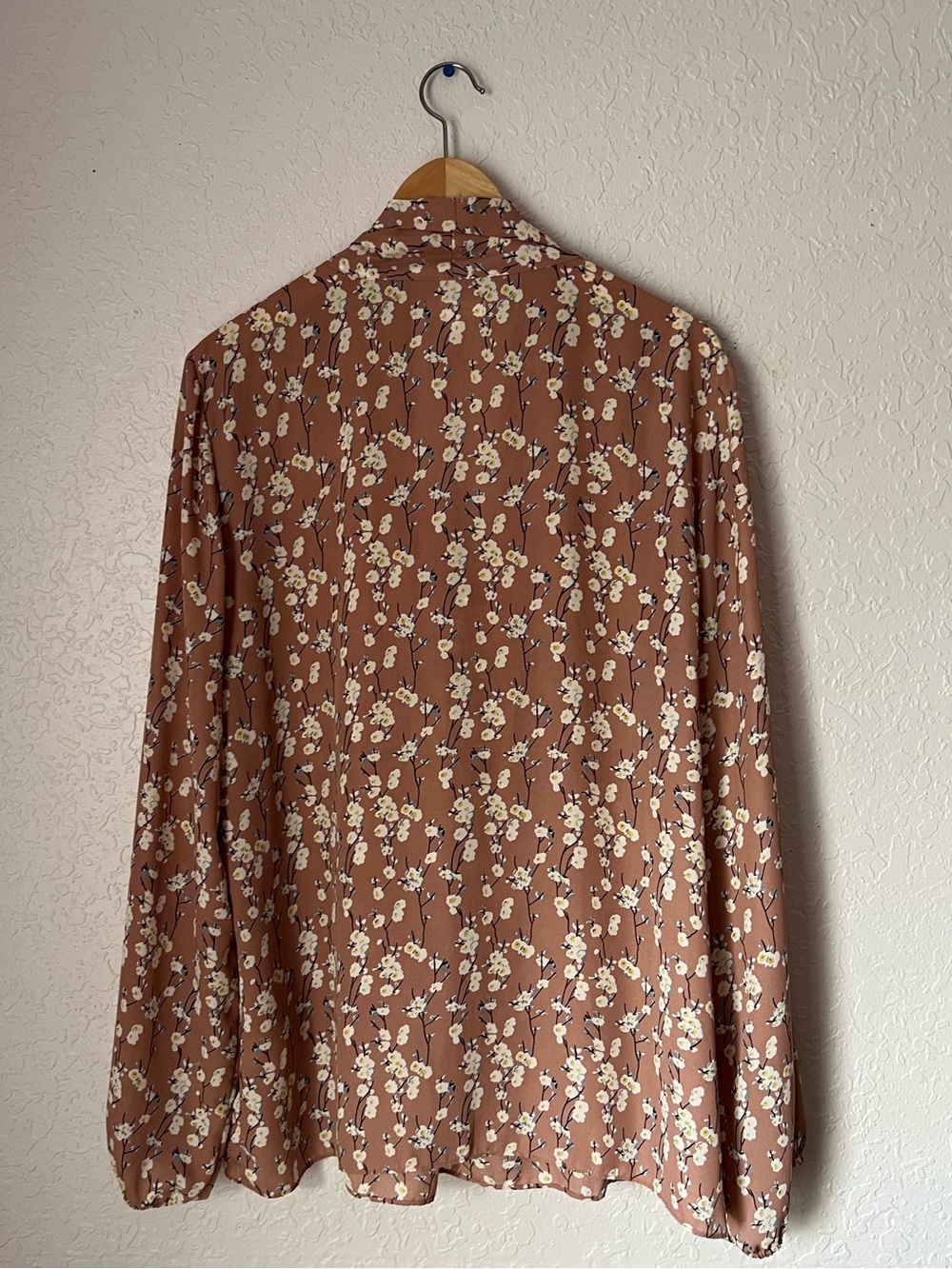 Max Studio Rust Floral Tie-Neck Blouse - Picture 3 of 3